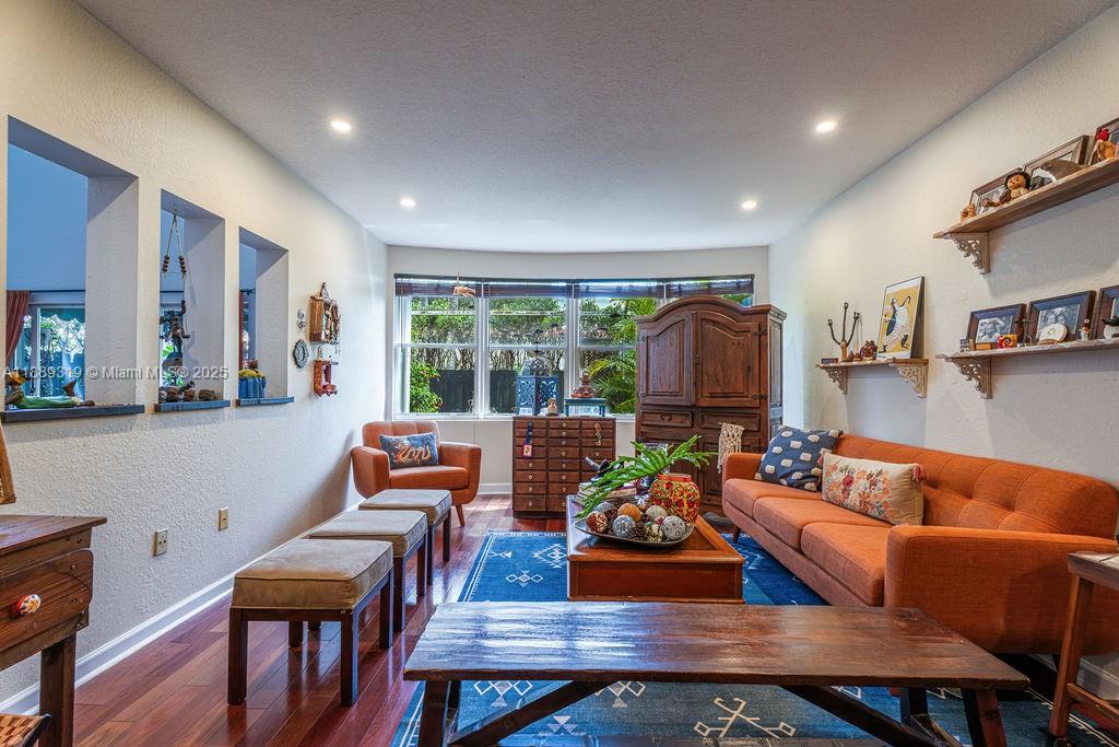DORAL ISLES CARIBBEAN - Residential