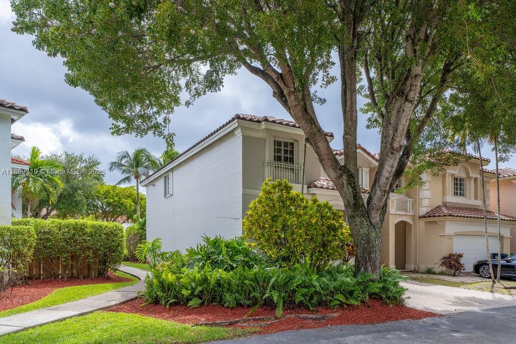 DORAL ISLES CARIBBEAN - Residential