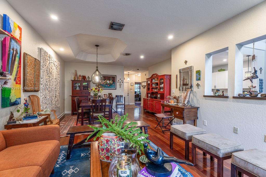 DORAL ISLES CARIBBEAN - Residential