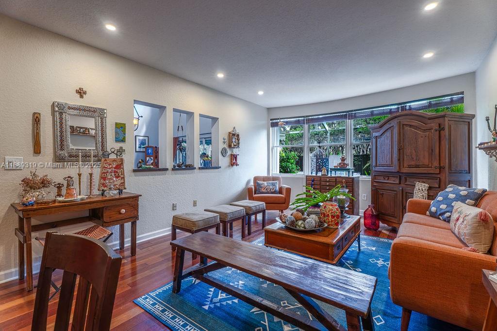 DORAL ISLES CARIBBEAN - Residential