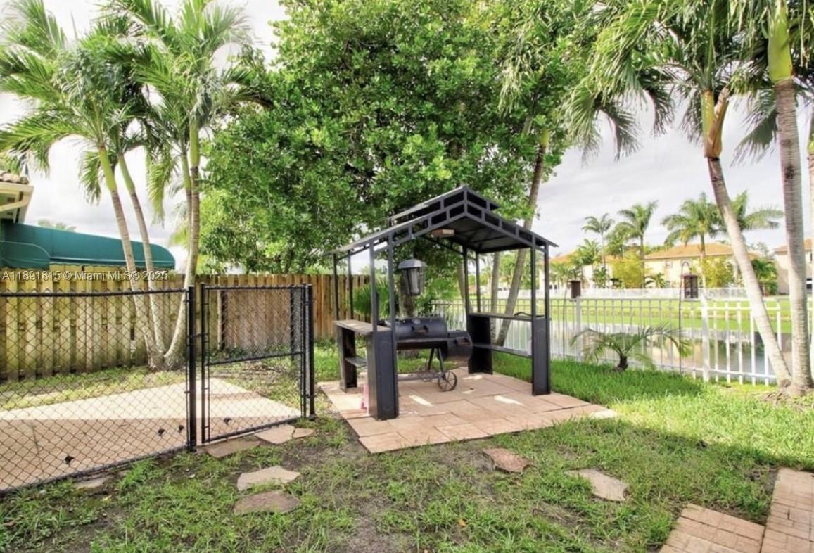ESTATES AT MENDICINO - Residential Lease