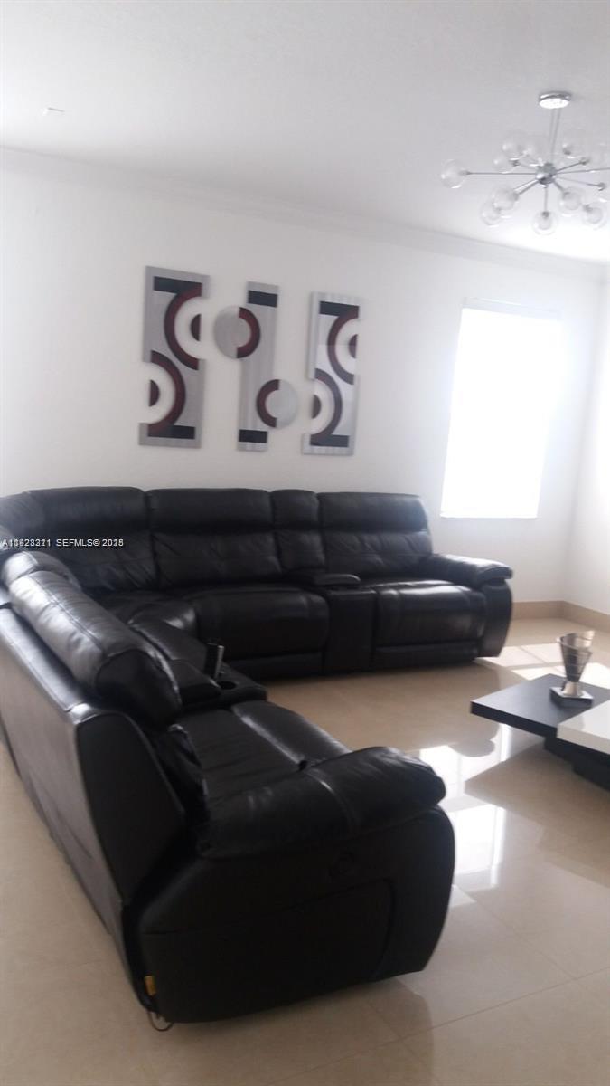 ISLANDS AT DORAL 1ST ADDN - Residential Lease