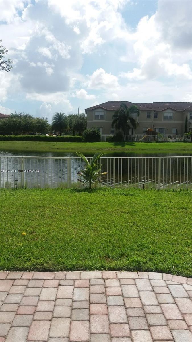 ISLANDS AT DORAL 1ST ADDN - Residential Lease