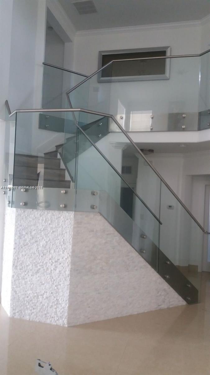 ISLANDS AT DORAL 1ST ADDN - Residential Lease