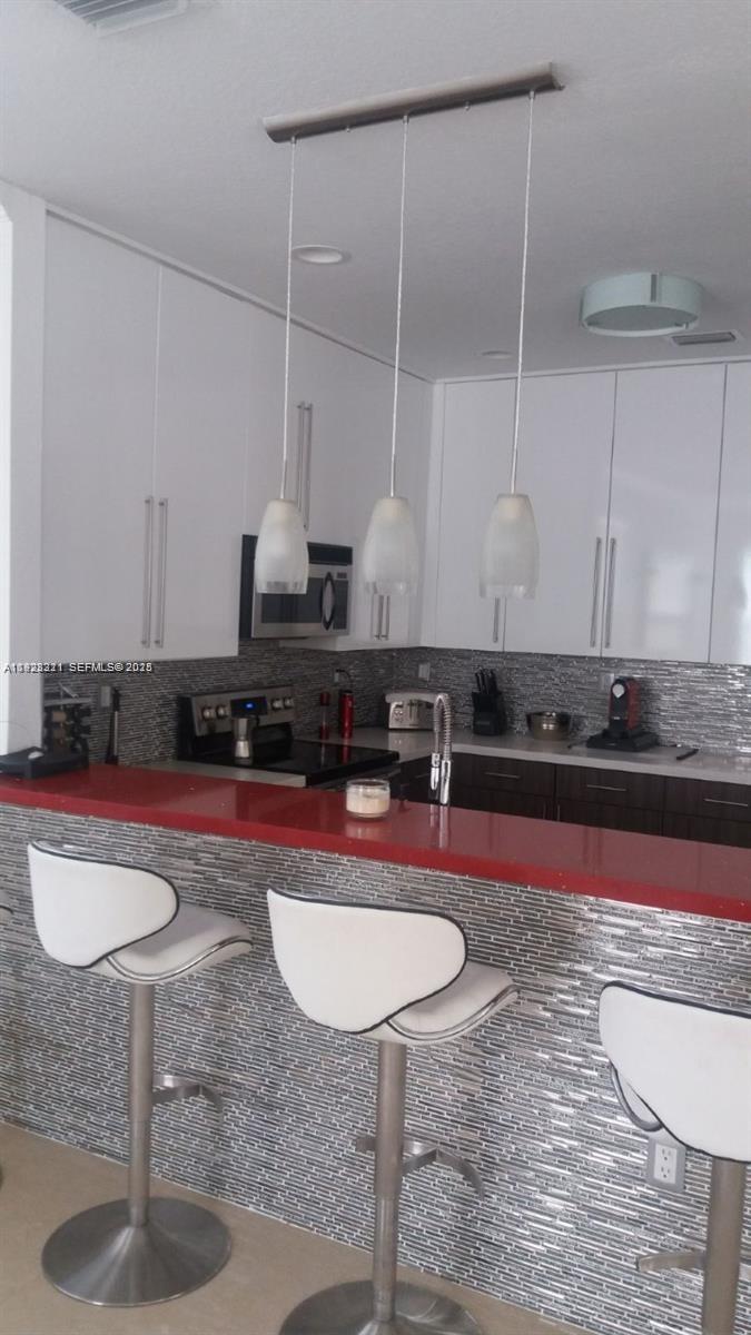 ISLANDS AT DORAL 1ST ADDN - Residential Lease