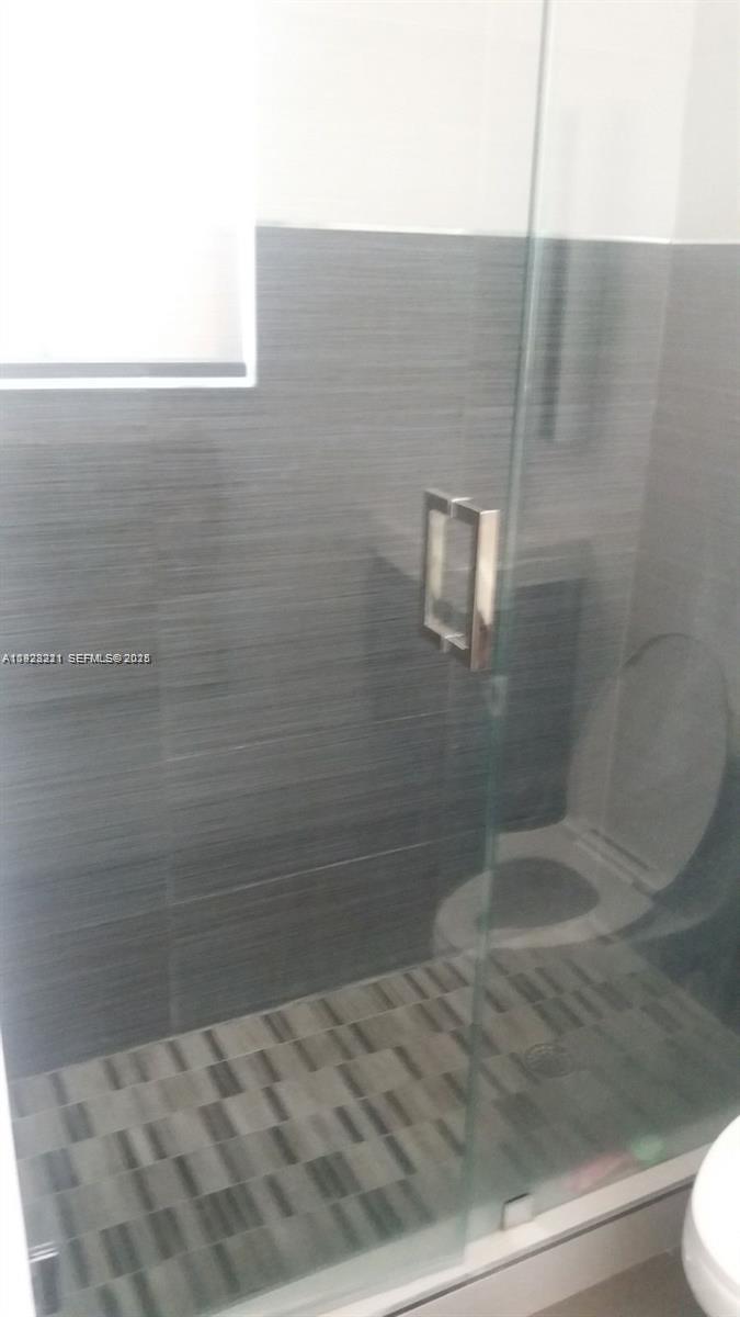 ISLANDS AT DORAL 1ST ADDN - Residential Lease