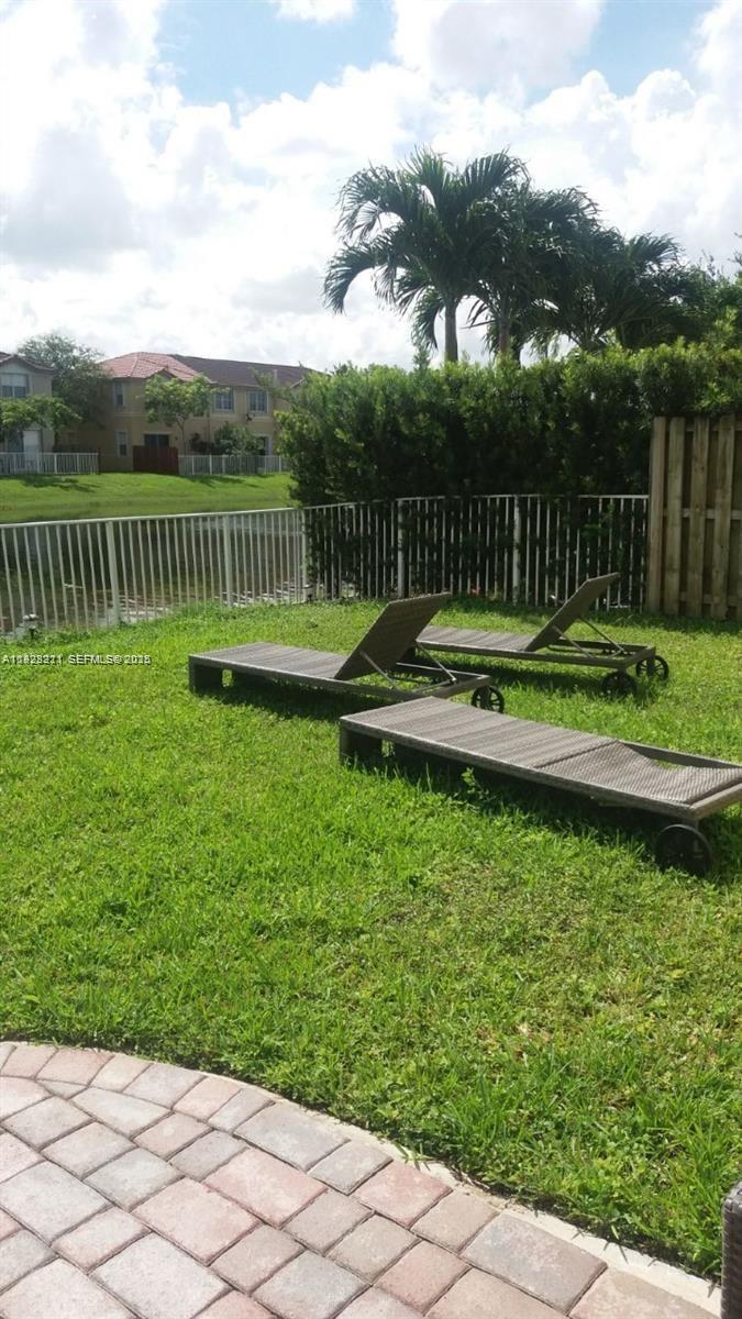 ISLANDS AT DORAL 1ST ADDN - Residential Lease