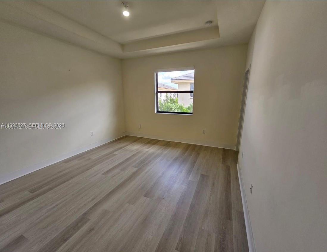 DUNNWOODY LAKE - Residential