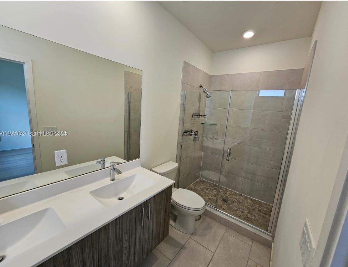 DUNNWOODY LAKE - Residential