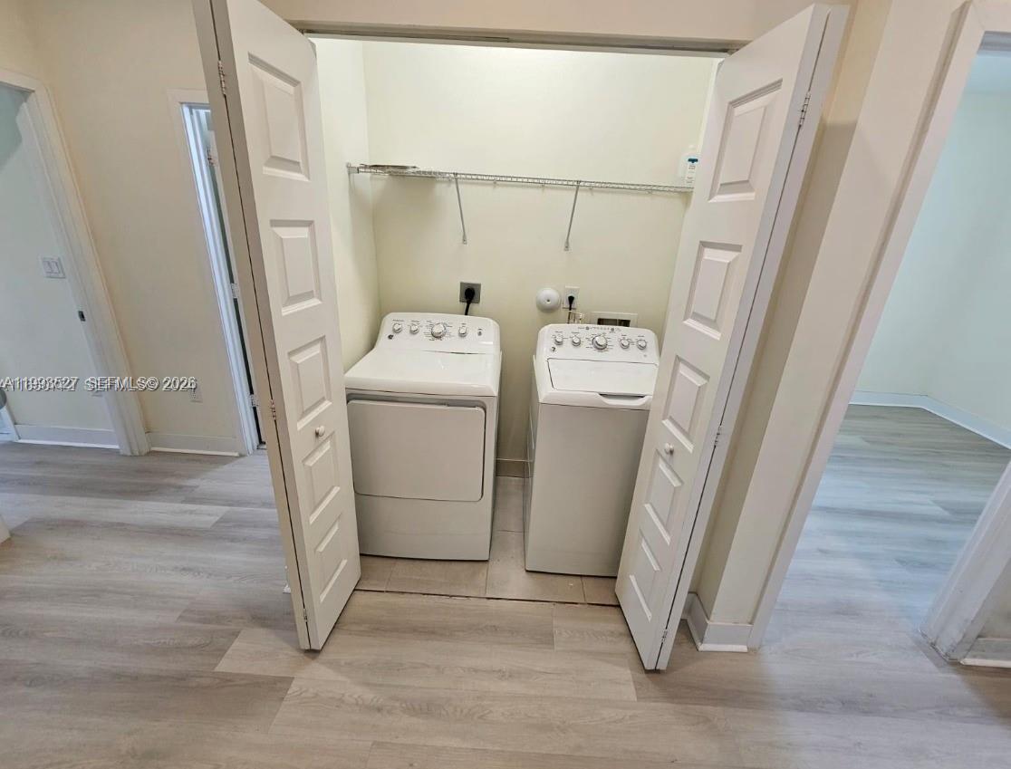 DUNNWOODY LAKE - Residential