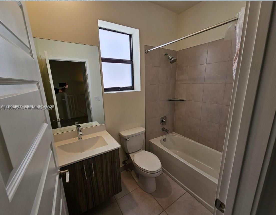 DUNNWOODY LAKE - Residential