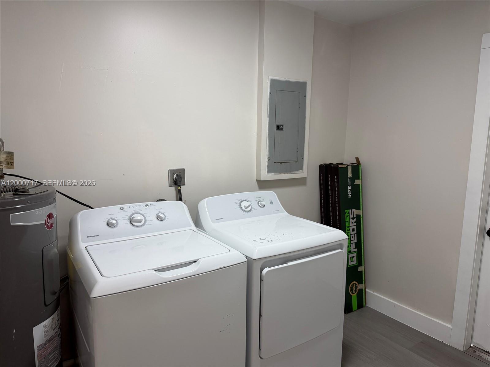 AURORA PARK SUB - Residential Lease