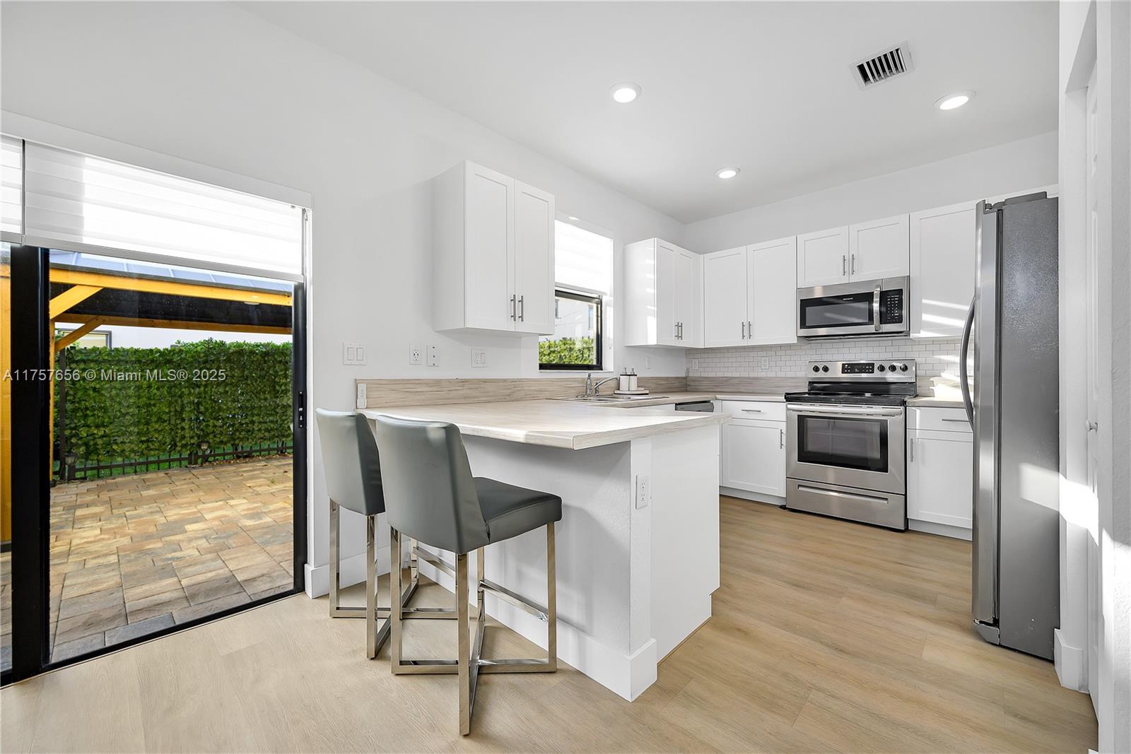 PALOMINO LAKES - Residential