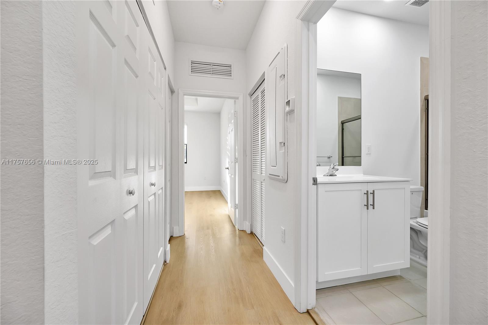 PALOMINO LAKES - Residential