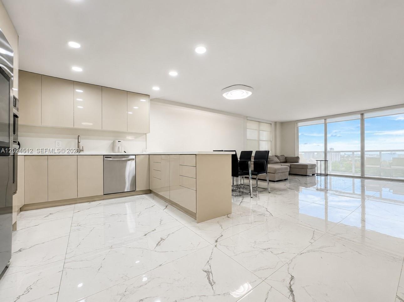 HALLMARK OF HOLLYWOOD CON - Residential Lease