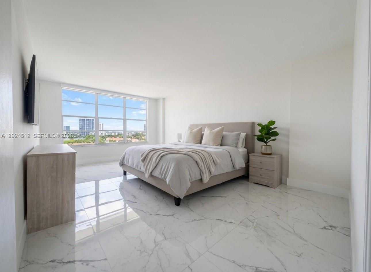 HALLMARK OF HOLLYWOOD CON - Residential Lease
