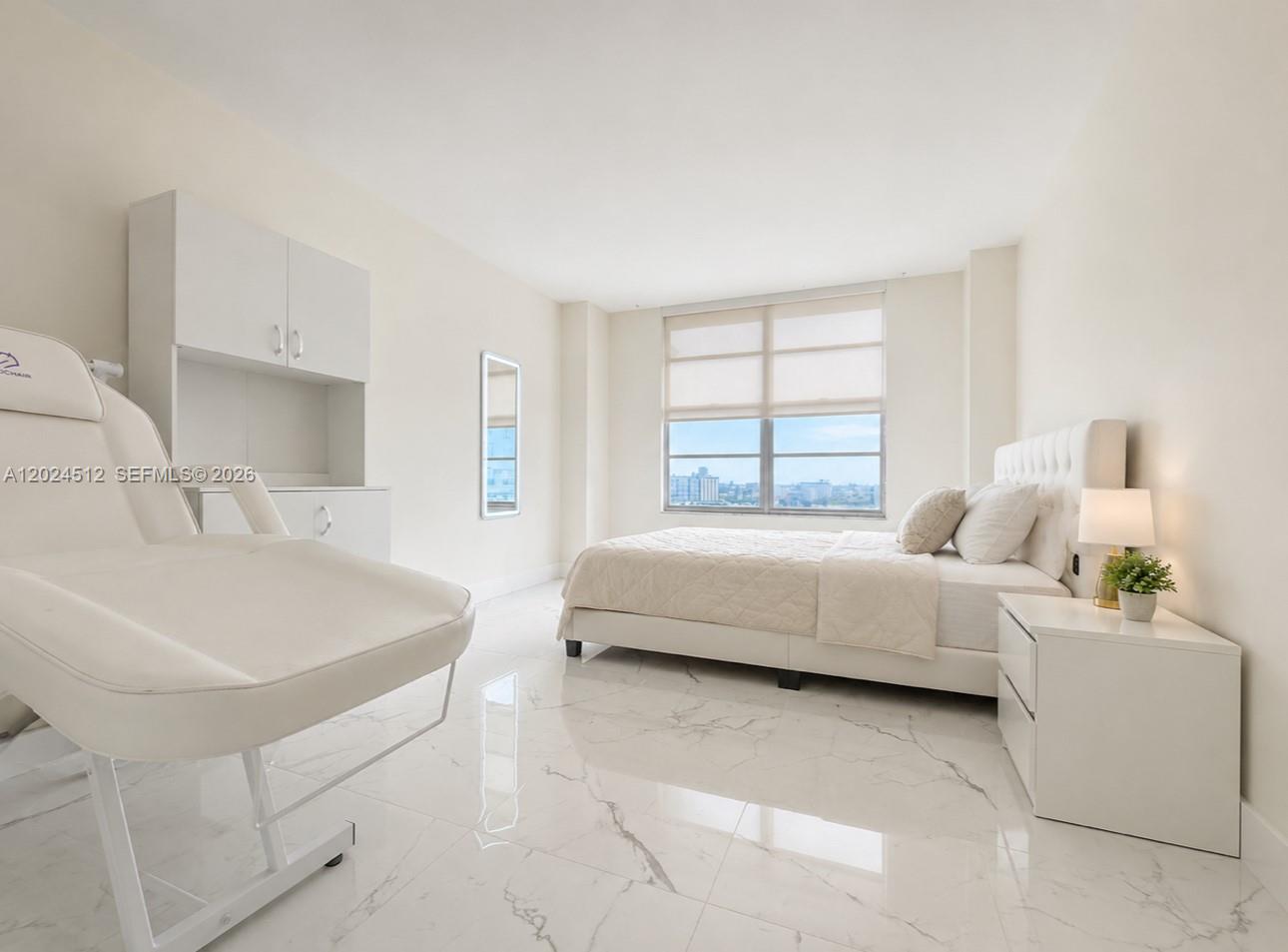 HALLMARK OF HOLLYWOOD CON - Residential Lease