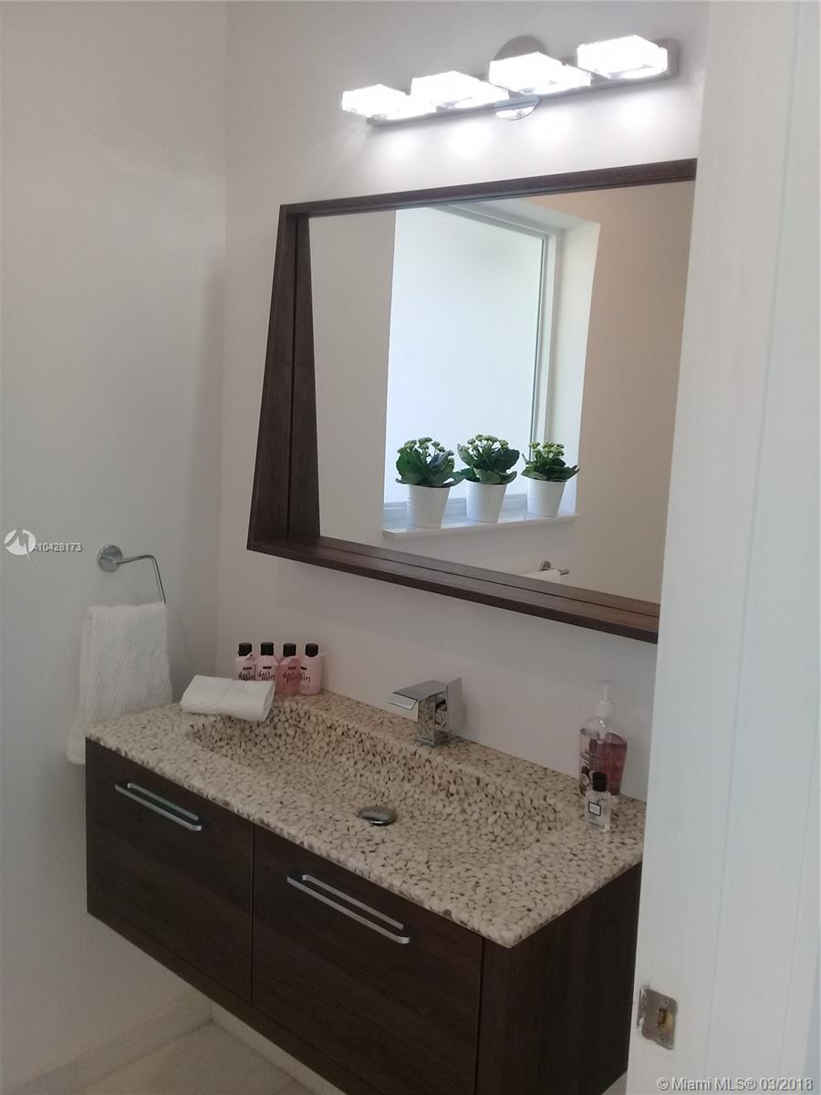 AVIATION COUNTRY CLUB 1ST - Residential