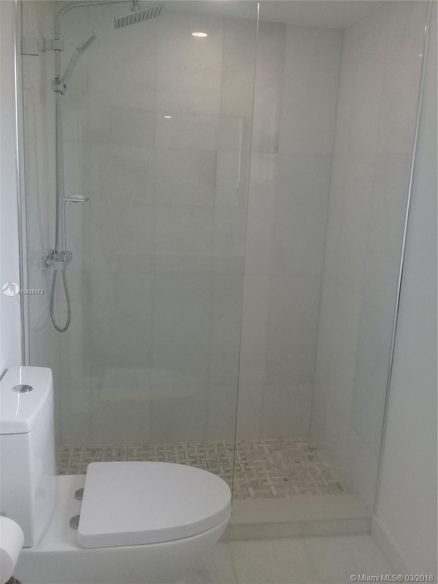 AVIATION COUNTRY CLUB 1ST - Residential