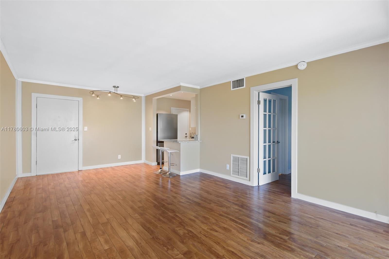 RIVER SHORES CONDO - Residential