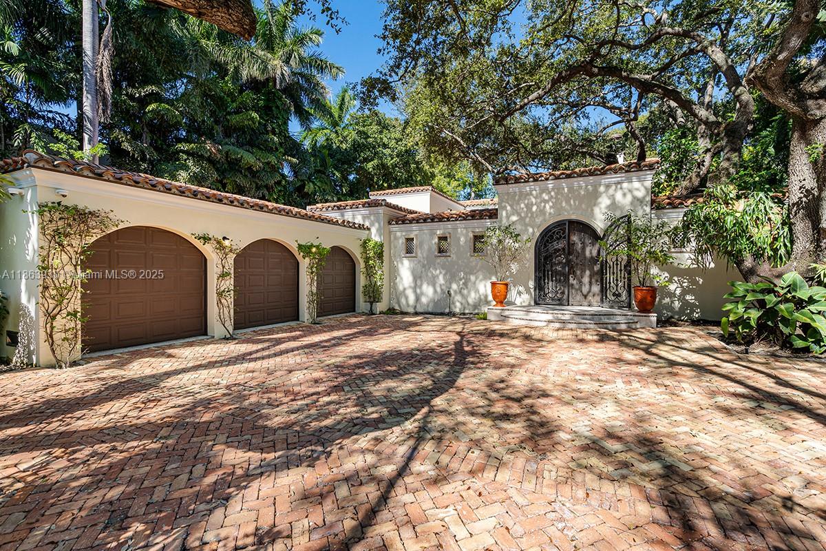 SUNSET ISLANDS-ISLAND NO 4 - Residential Lease