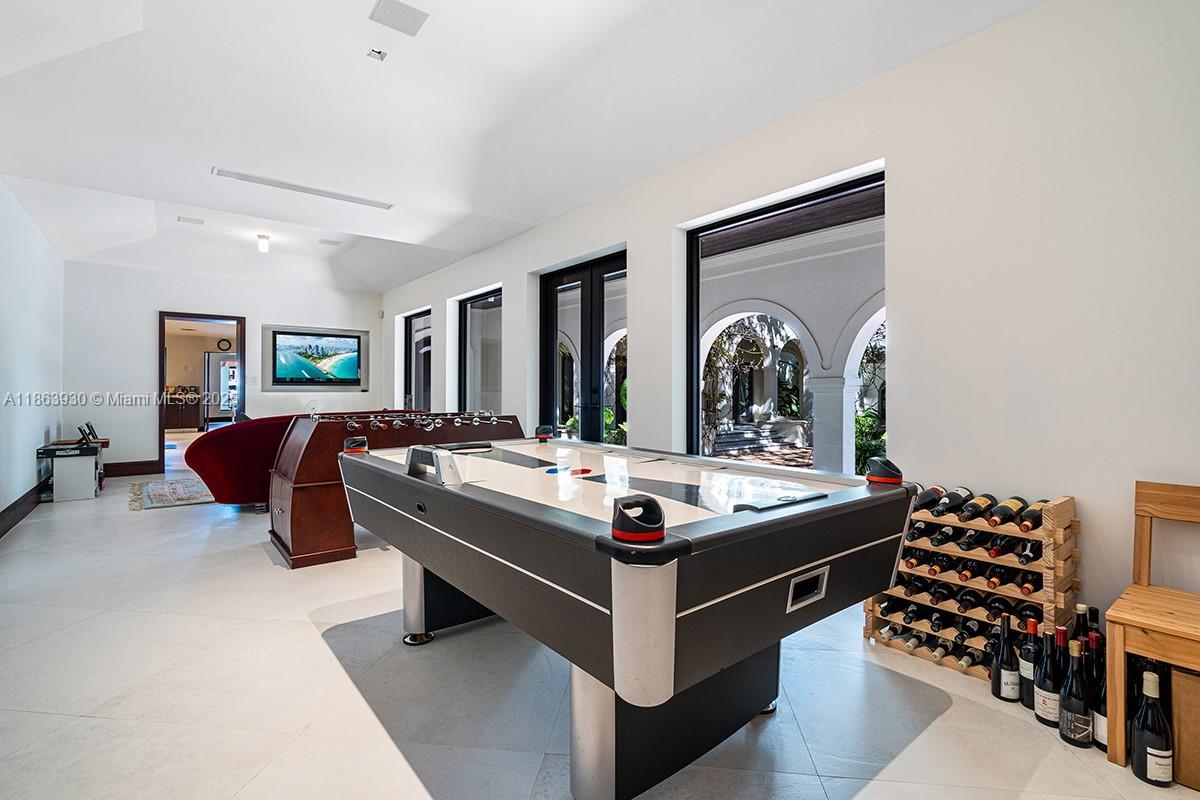 SUNSET ISLANDS-ISLAND NO 4 - Residential Lease