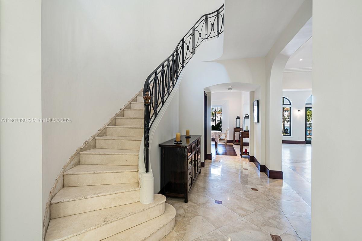 SUNSET ISLANDS-ISLAND NO 4 - Residential Lease