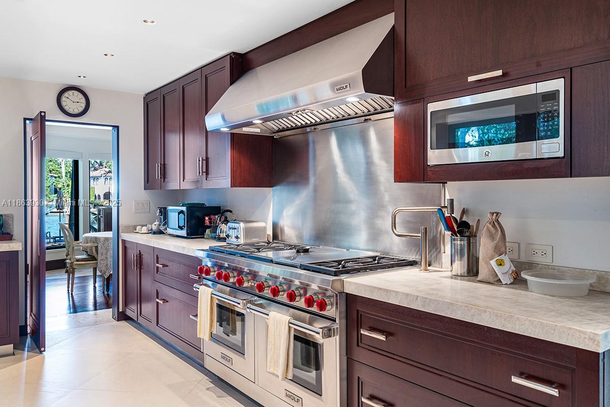 SUNSET ISLANDS-ISLAND NO 4 - Residential Lease