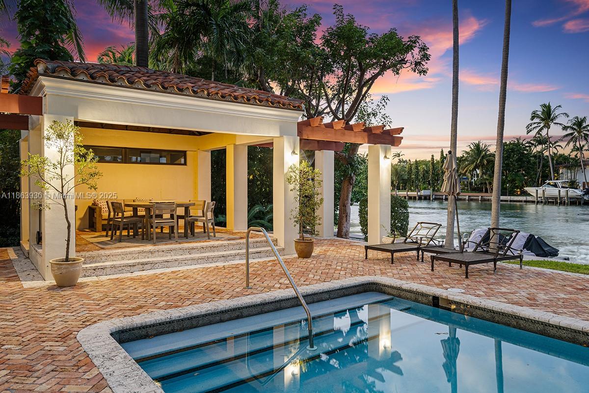 SUNSET ISLANDS-ISLAND NO 4 - Residential Lease