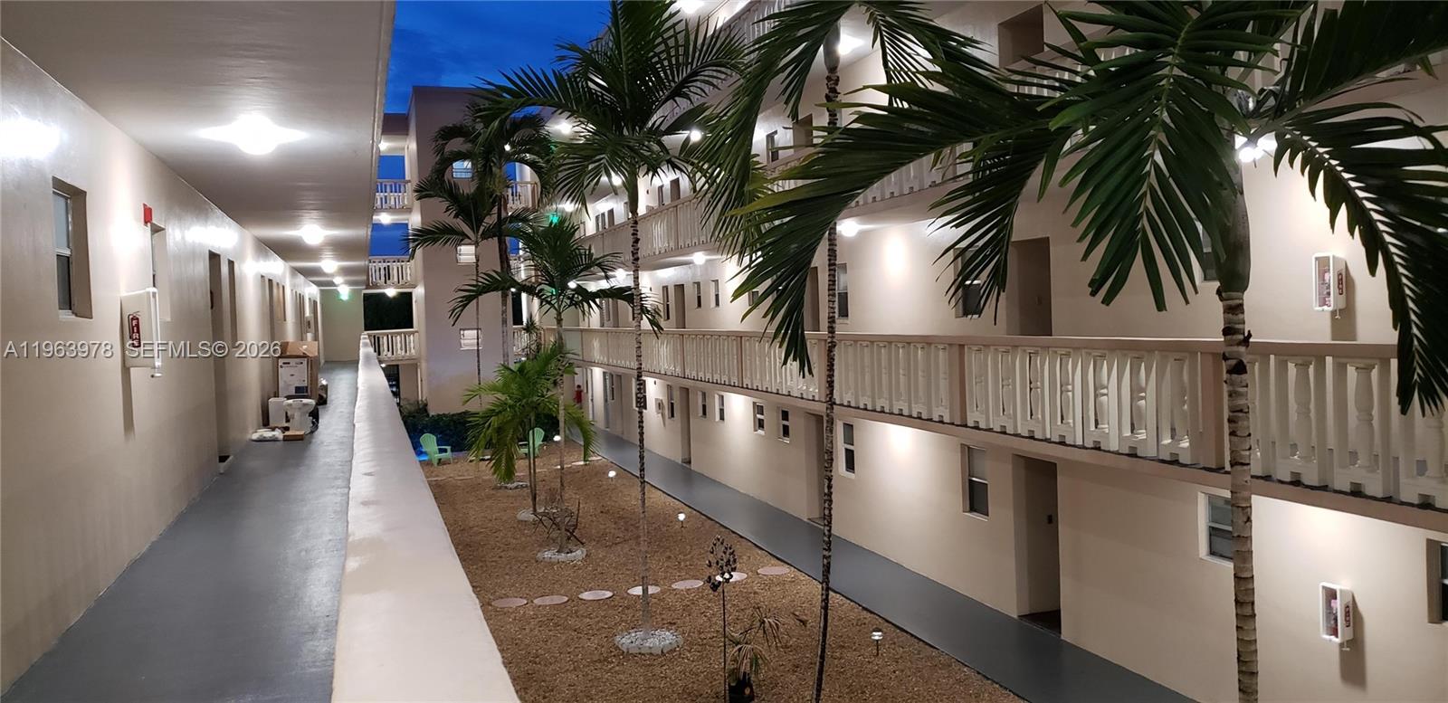 FOURTH GULFSTREAM GARDEN - Residential