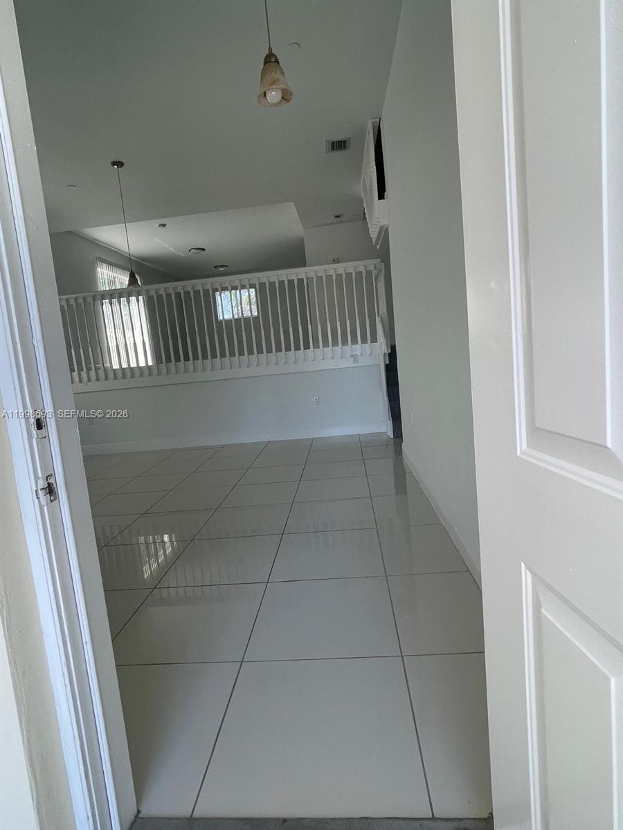 HOLLYWOOD - Residential