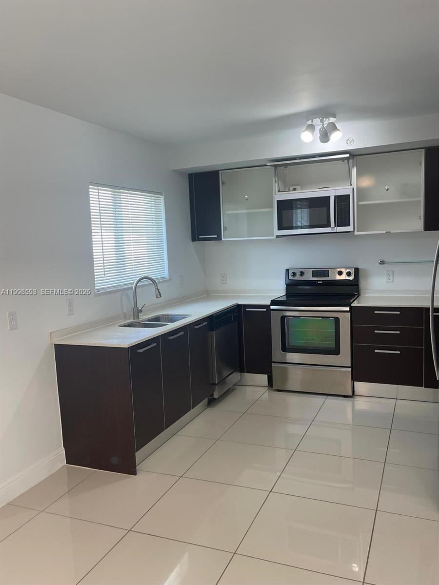 HOLLYWOOD - Residential