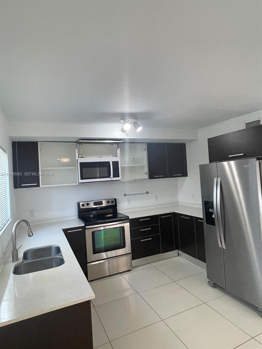 HOLLYWOOD - Residential