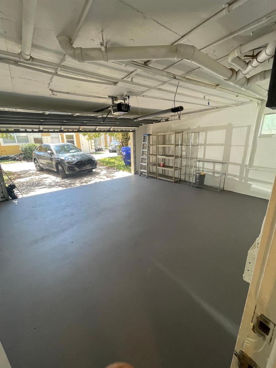 HOLLYWOOD - Residential