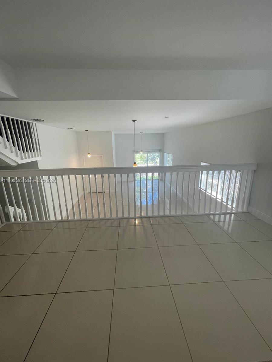 HOLLYWOOD - Residential