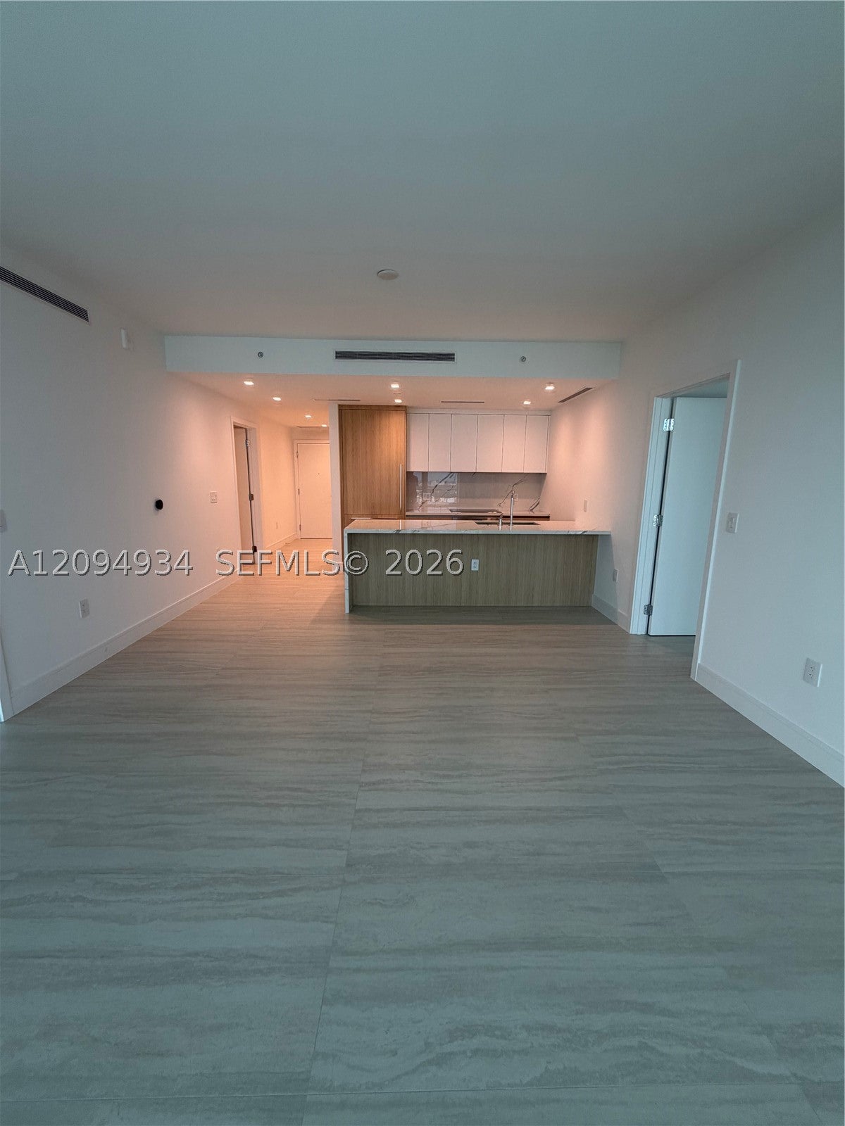 2411 Laguna Cir 2408