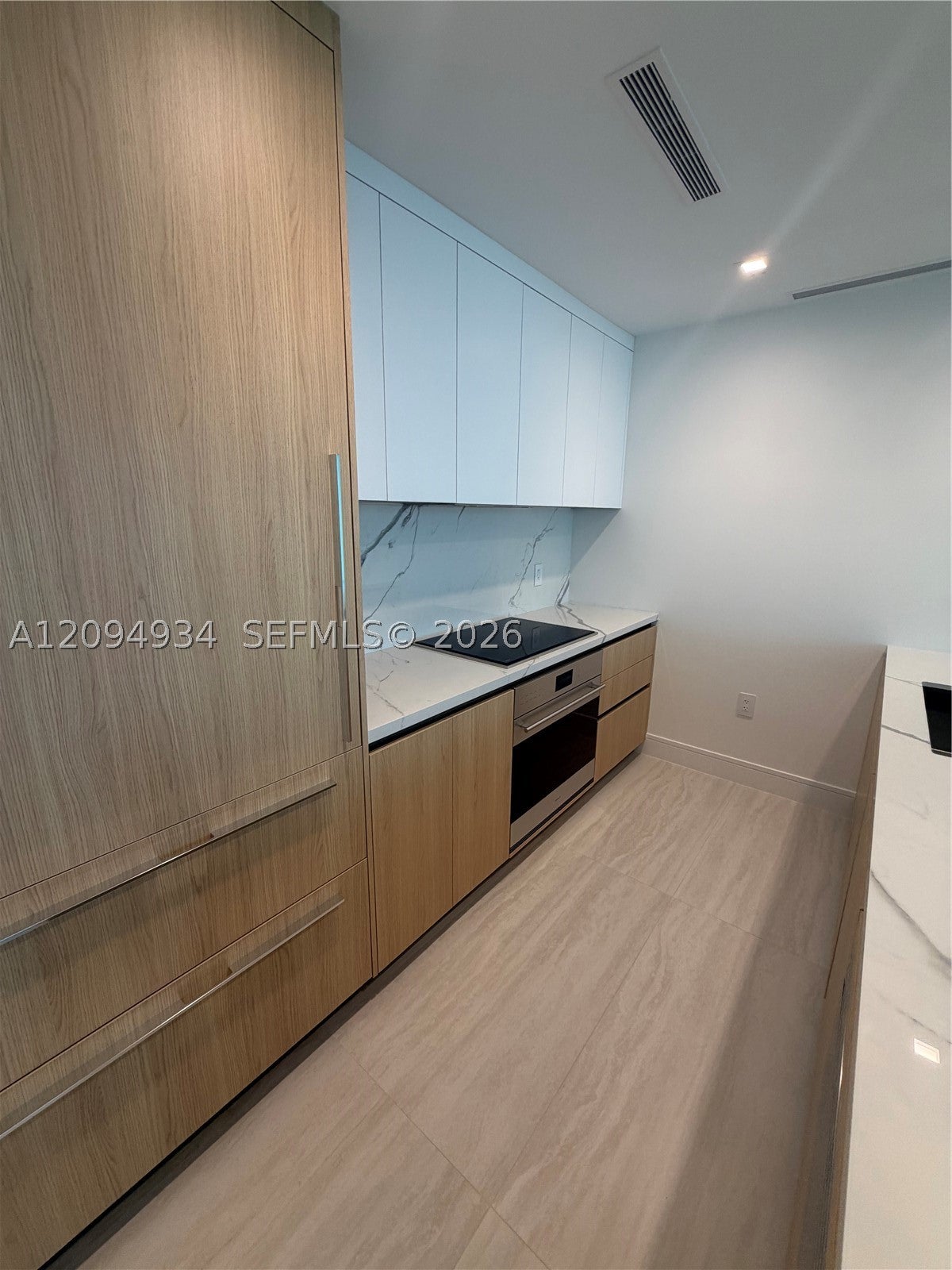 2411 Laguna Cir 2408