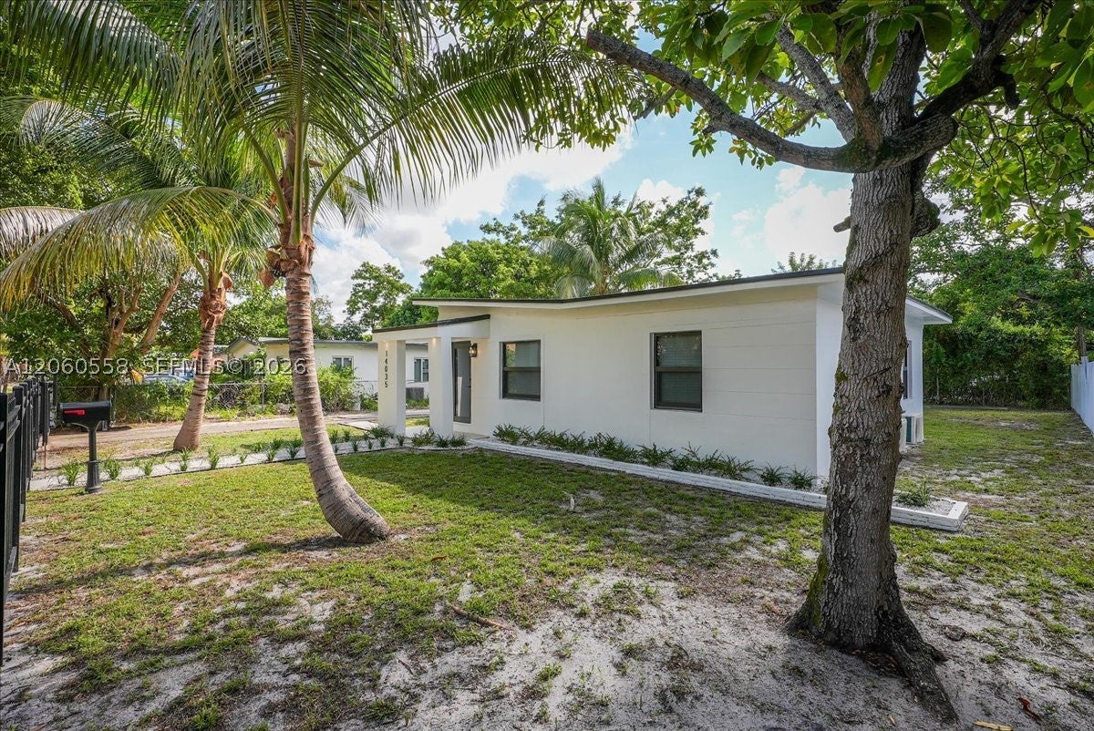 14035 NW 6th Ave, North Miami FL 33168