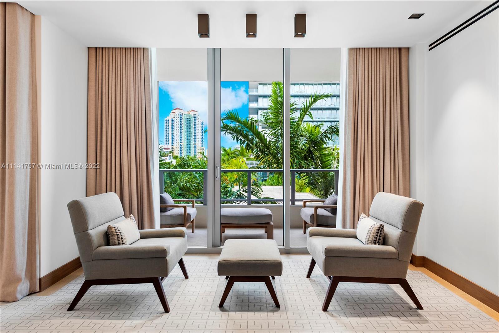 OCEAN HOUSE CONDO - Residential