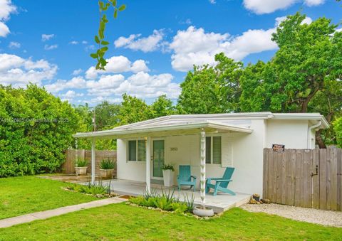 3850 Charles Ter Coconut Grove FL 33133