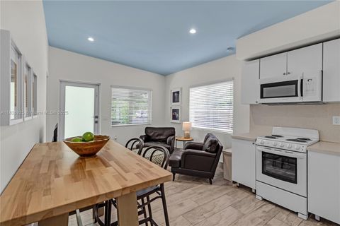 3850 Charles Ter Coconut Grove FL 33133