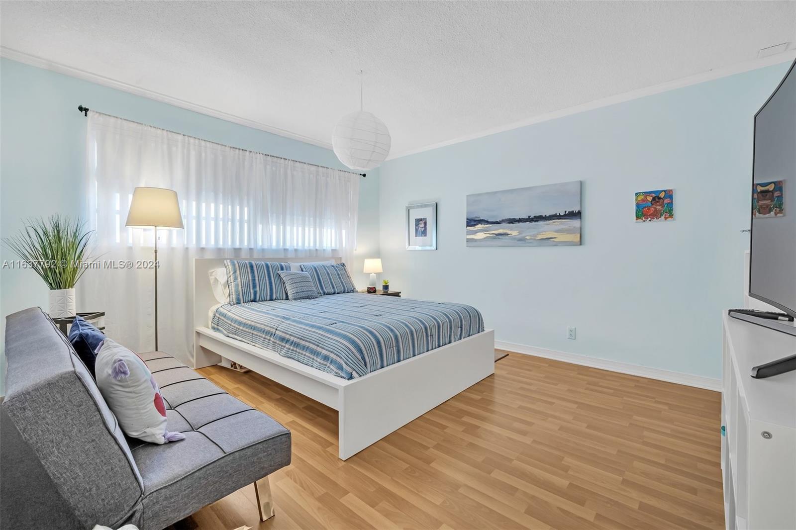 ELDORADO PLAZA WEST CONDO - Residential