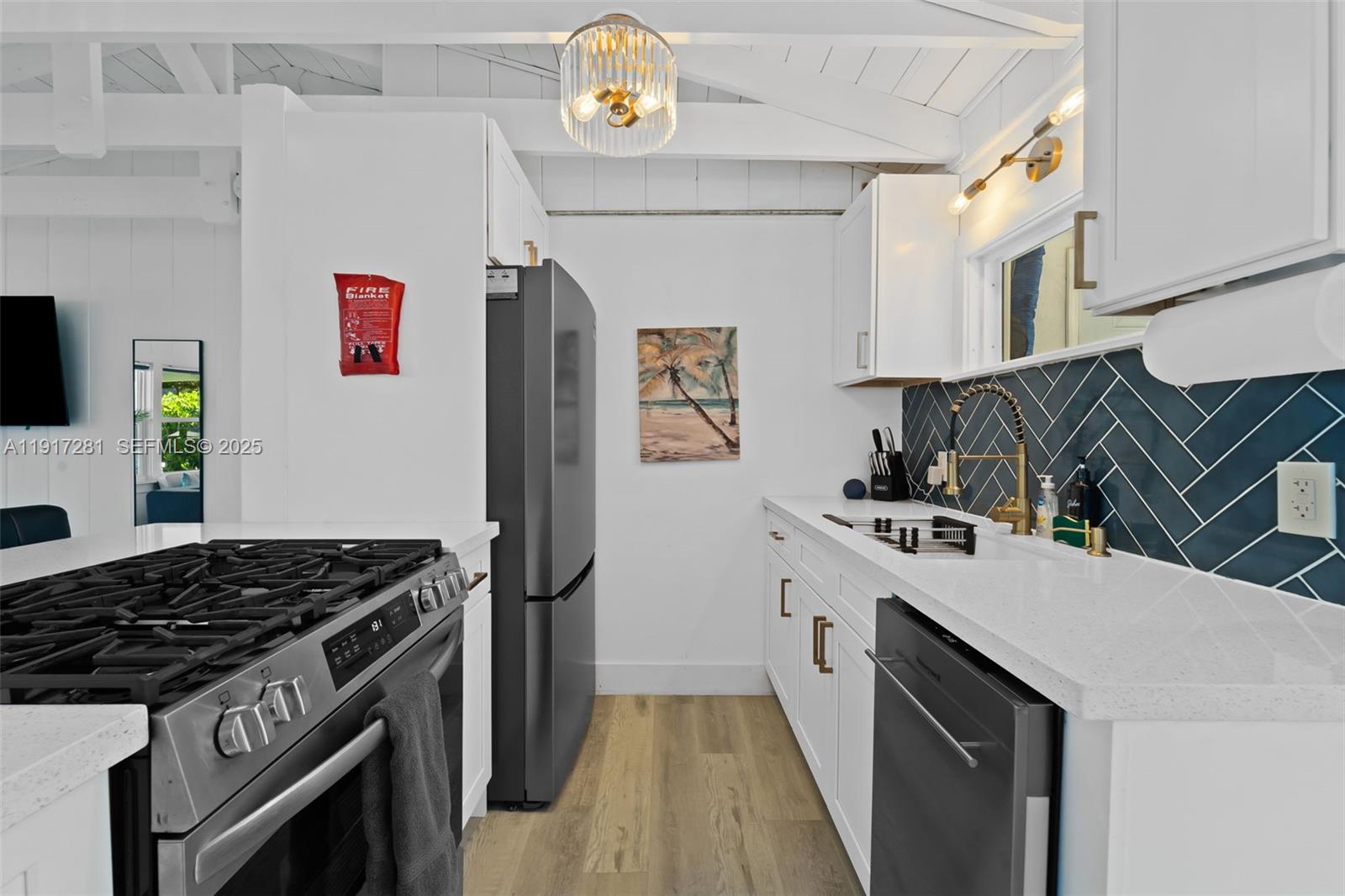 MIDDLE RIVER PLAZA - Residential Lease