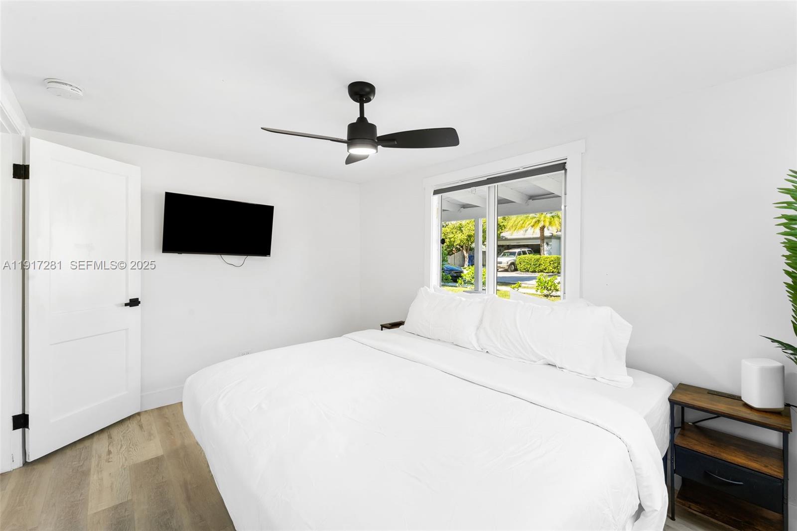 MIDDLE RIVER PLAZA - Residential Lease