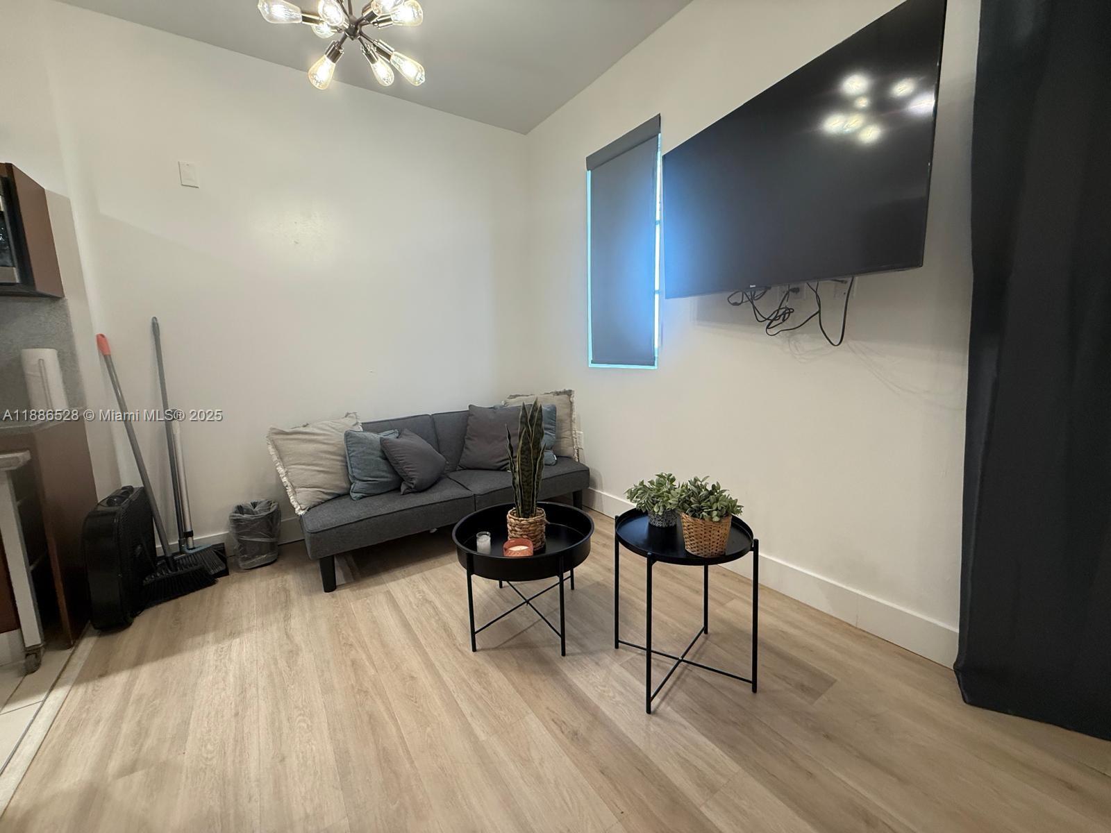 1036 Ocean Dr B303