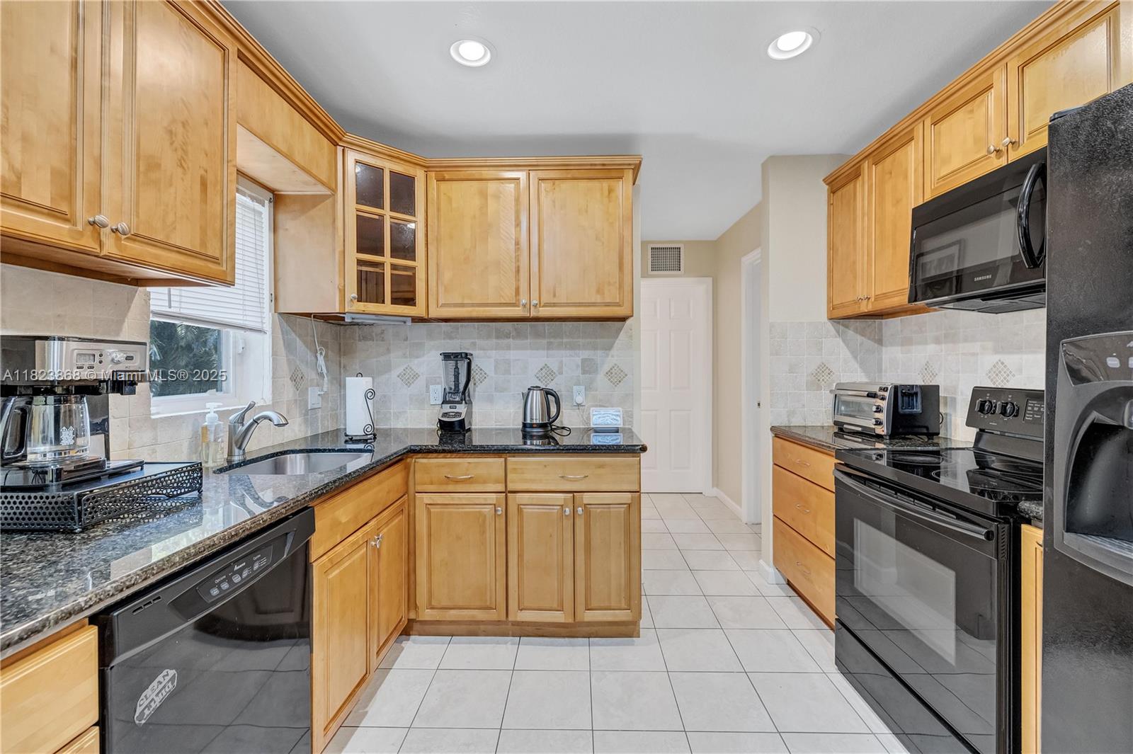 9921 Dominican Dr