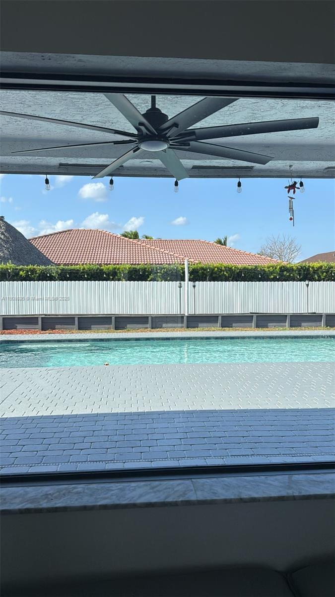 BISCAYNE DRIVE ESTATES - Residential Lease