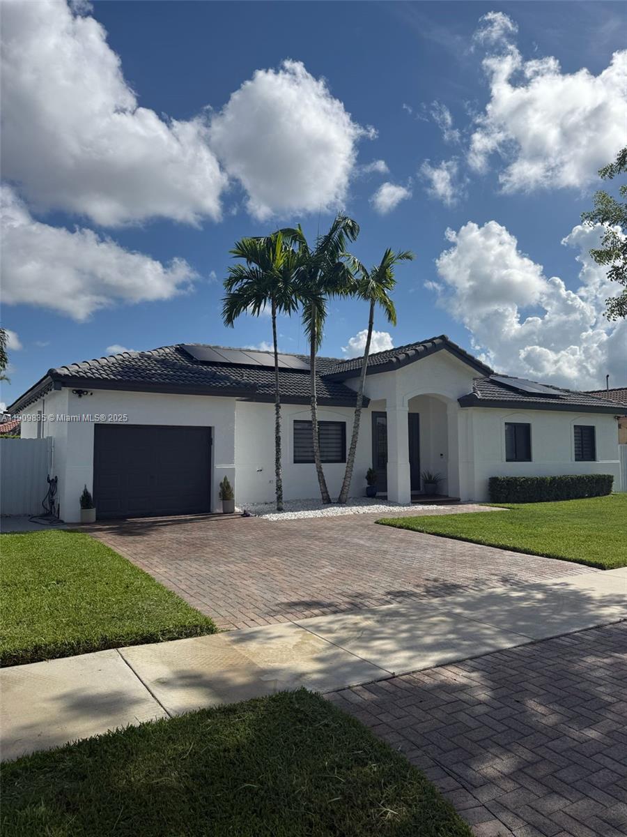 BISCAYNE DRIVE ESTATES - Residential Lease