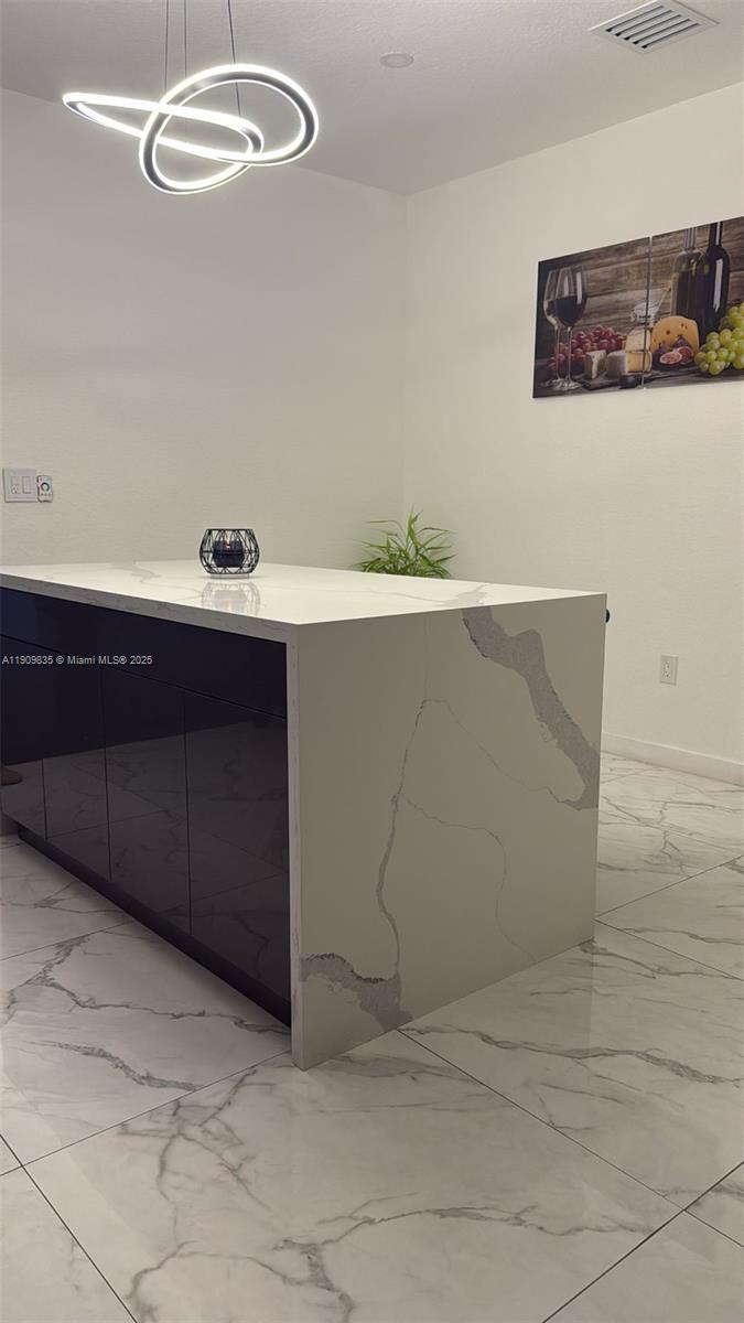 BISCAYNE DRIVE ESTATES - Residential Lease