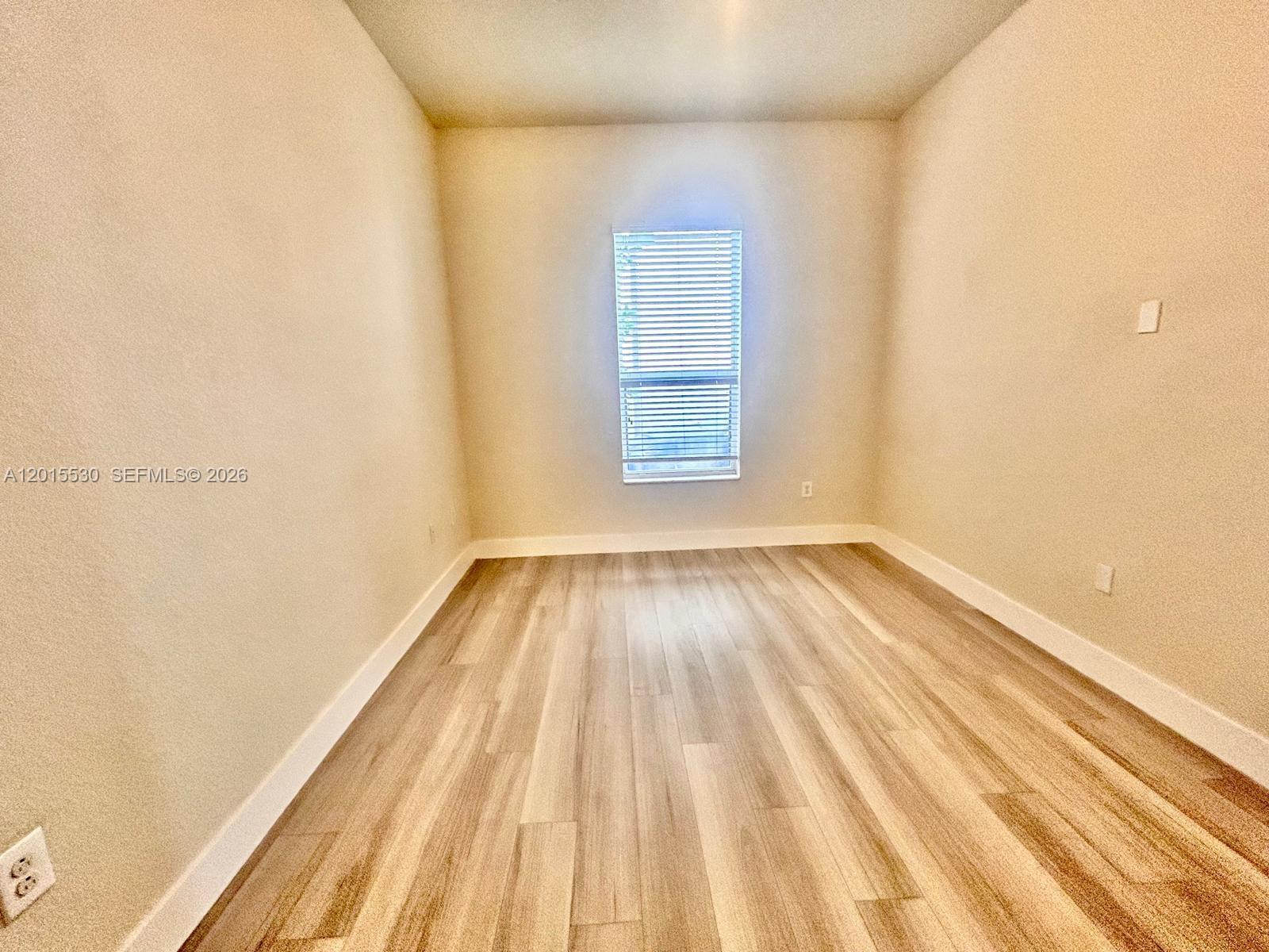 KENDALL COMMONS RESIDENTI - Residential Lease